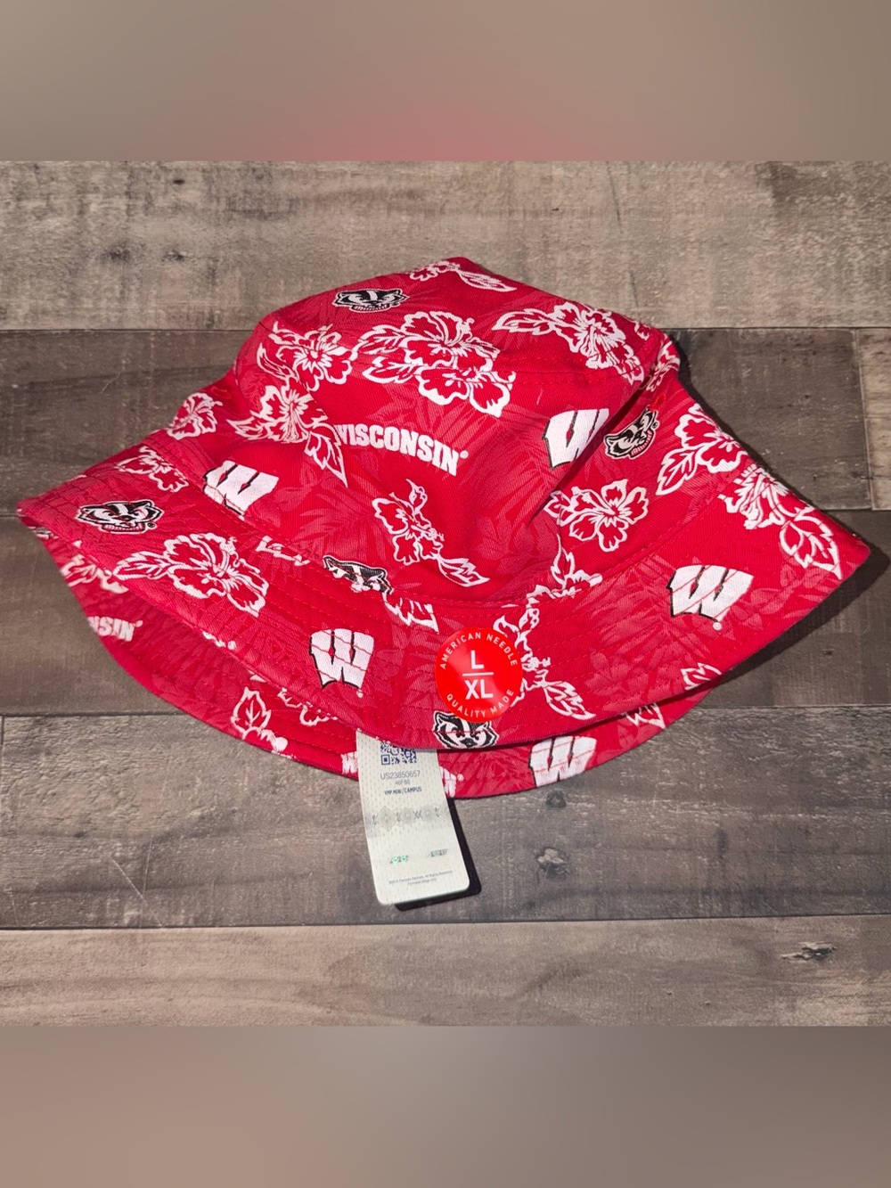 NEW Wisconsin Badgers NCAA Reyn Spooner Adult Bucket Hat Size L/XL